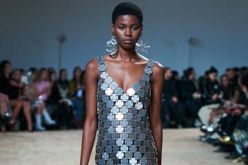 300 objets du couturier Paco Rabanne adjugés à 440.000 euros à Brest