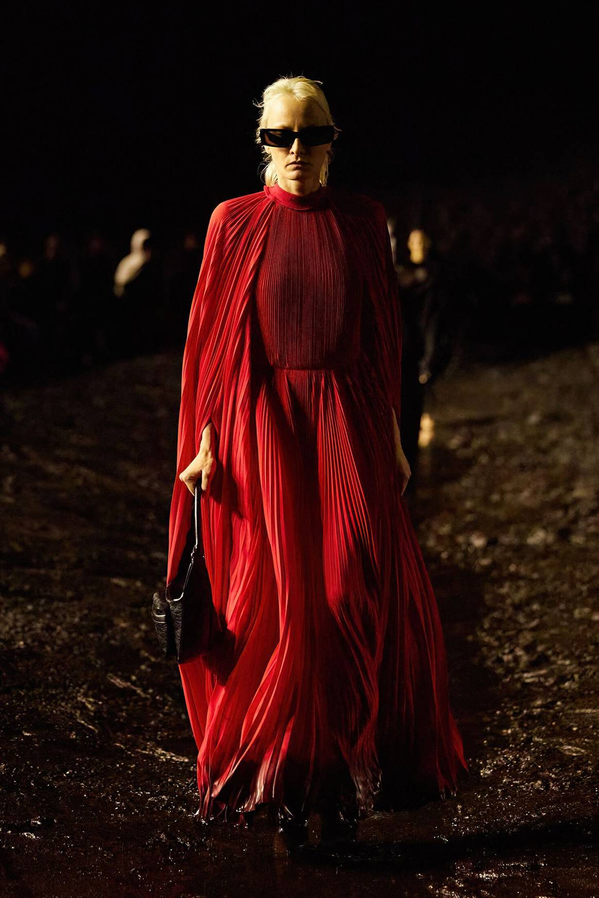 Photo Credits: Balenciaga, desfile de presentación de la colección prêt-à-porter para hombre y mujer para Verano 2023.