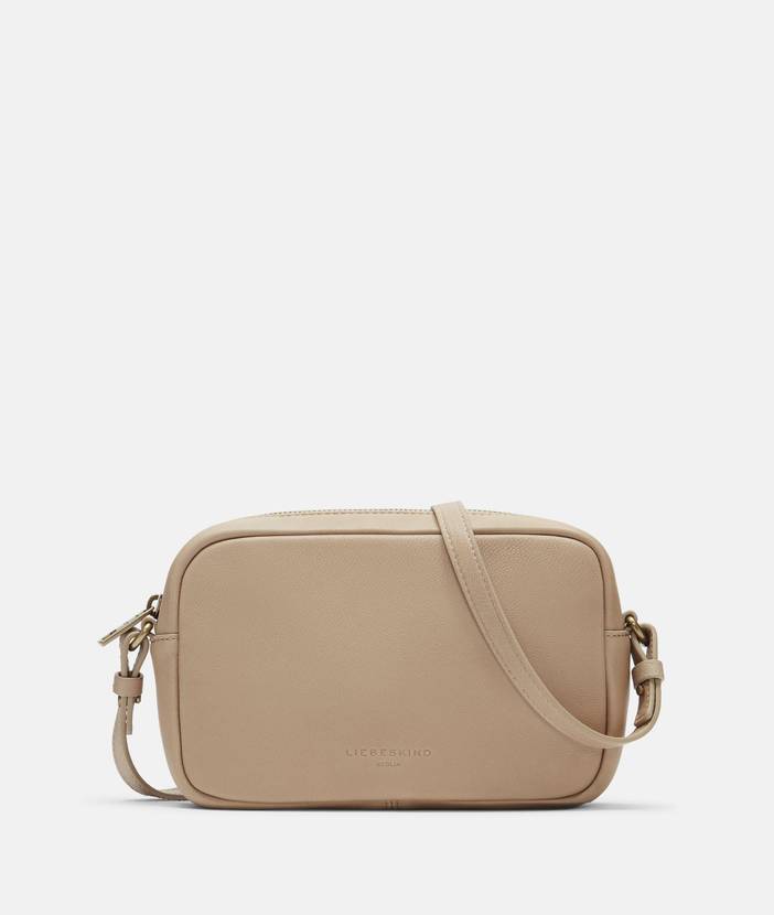 Kleine Camera Bag aus weichem Leder - rot | liebeskind berlin