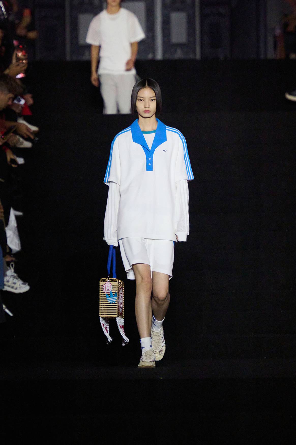 Primeros diseños de la nueva línea de colecciones colaborativas “Adidas Originals by Edison Chen”, durante el desfile de la firma Clot en Shanghai Fashion Week.