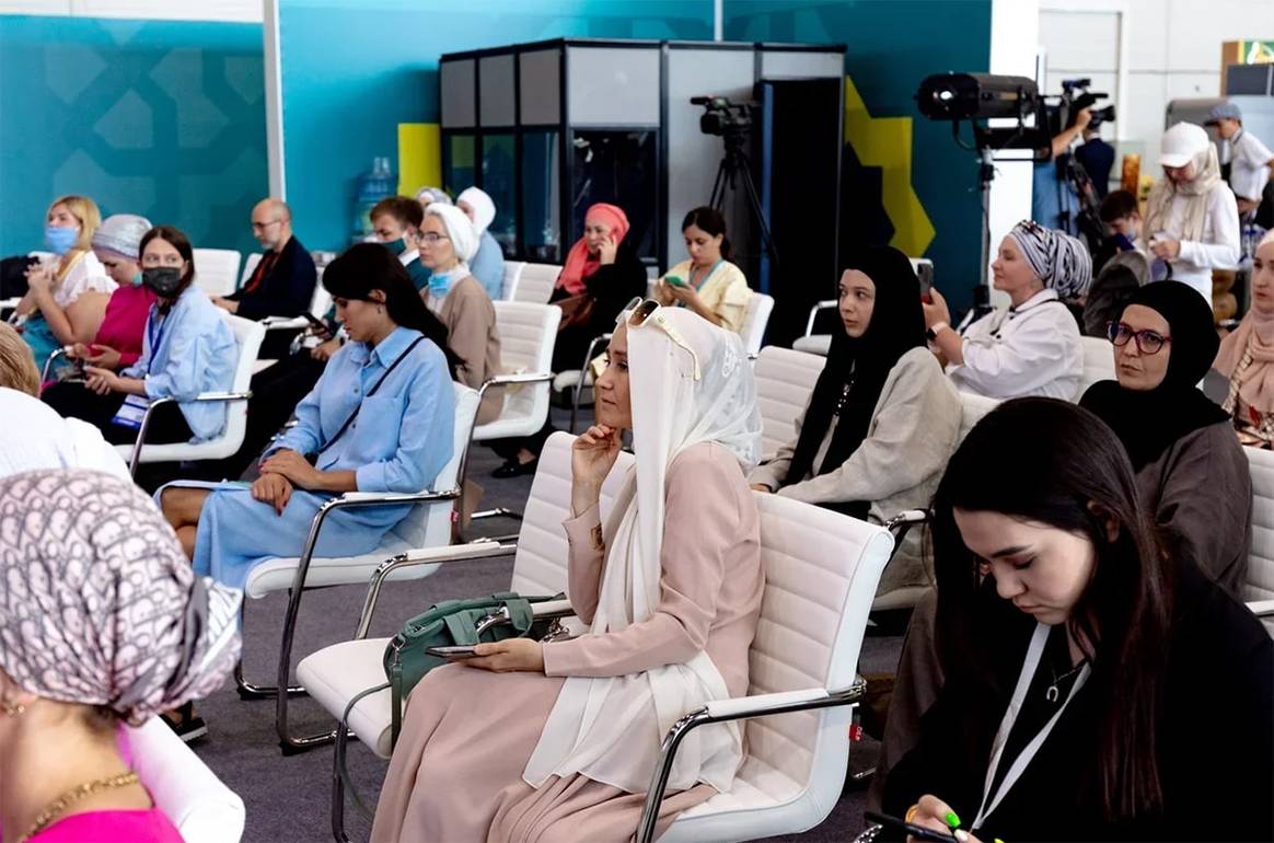 Международные эксперты обсудили будущее Modest Fashion на Kazansummit
