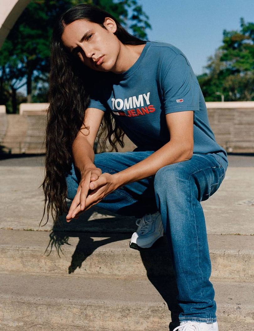 Tommy lanza un nueva línea denim “100 por cien reciclado”