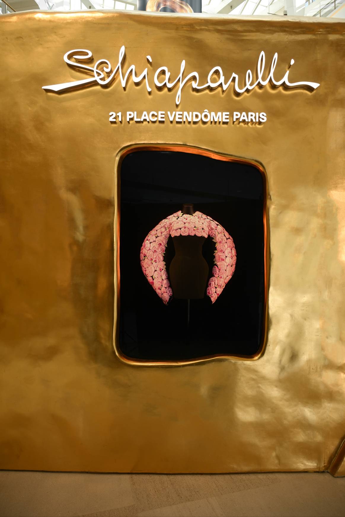 Pop-up Schiaparelli.