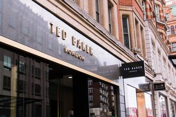 Ted Baker: Chairman John Barton im Alter von 77 Jahren verstorben