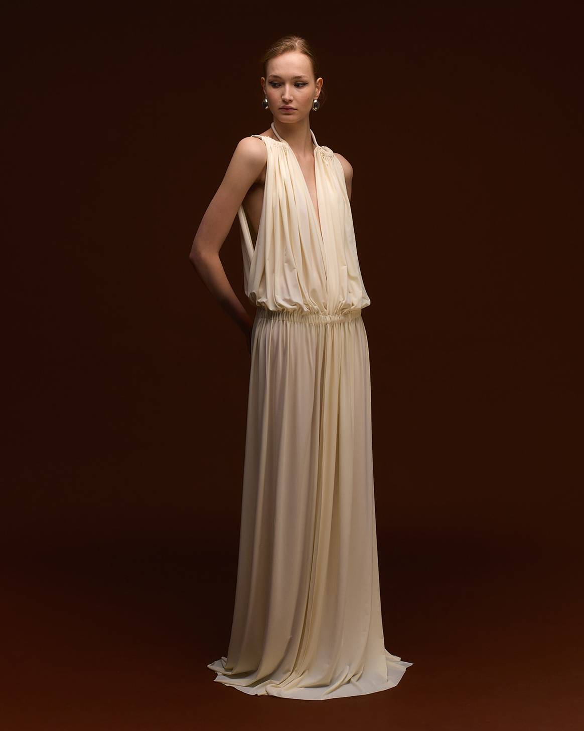 Colección de vestidos de novia “Bridal Capsule Collection” de Moisés Nieto, fotografía de campaña.