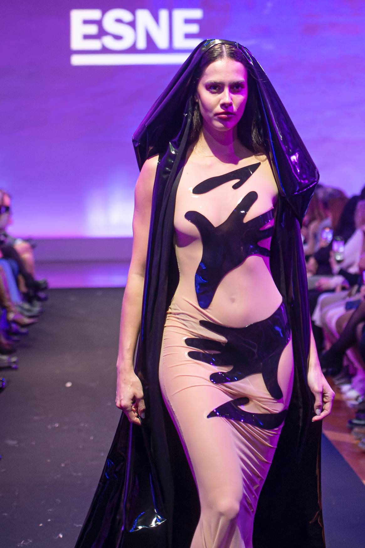 Imagen del desfile de la colección Paranoia, por cortesía de ESNE