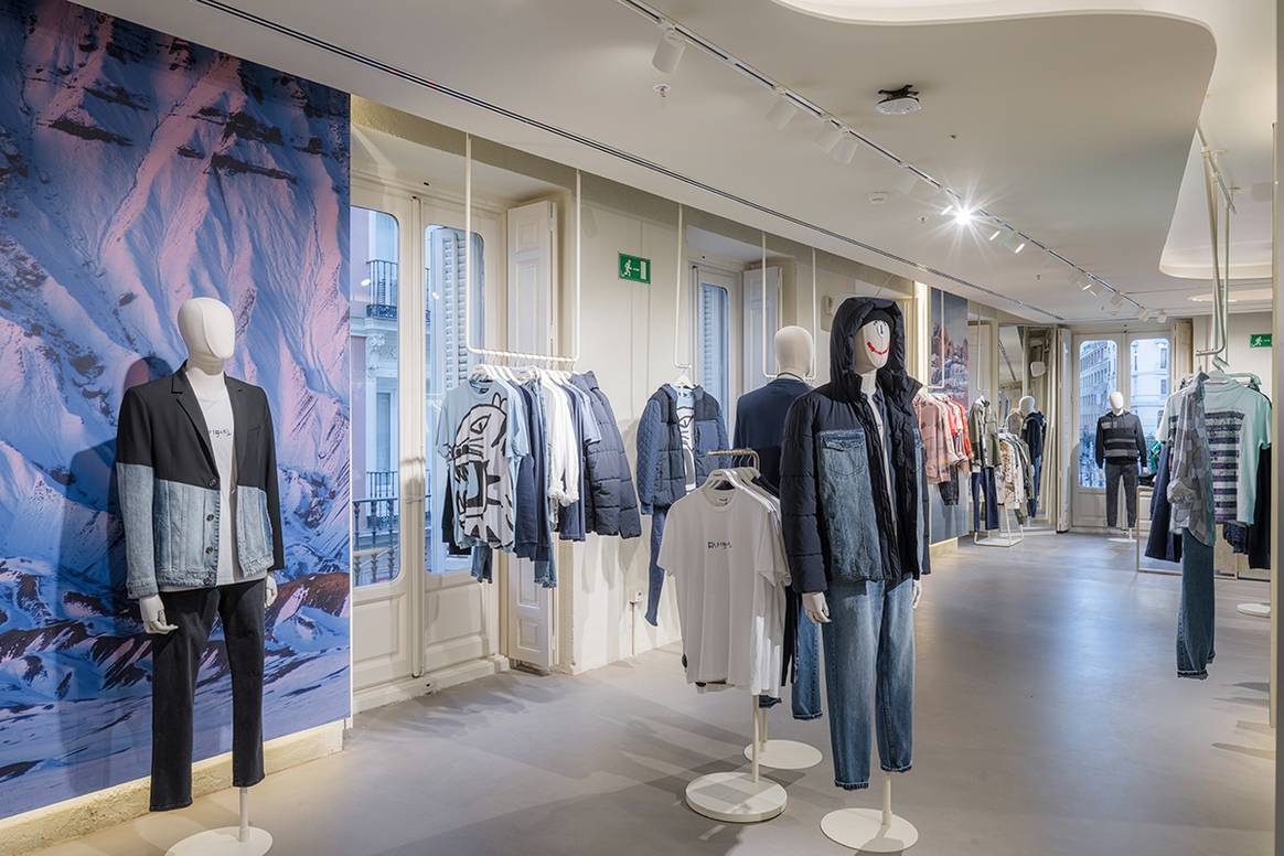 Photo Credits: Desigual, reinauguración de su flagship store de Preciados 25, Madrid. Fotografía de cortesía.