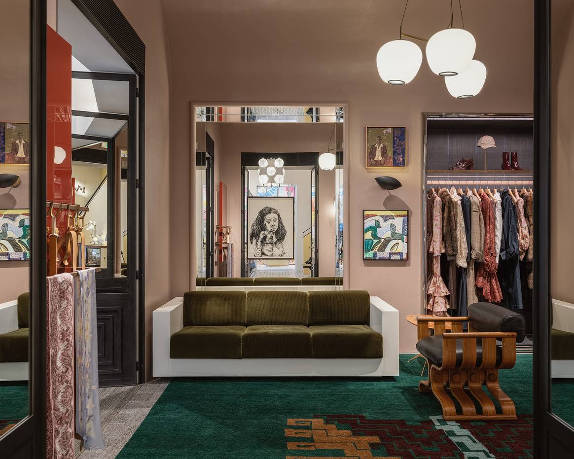 À l'intérieur de la boutique Zimmermann de Pékin.