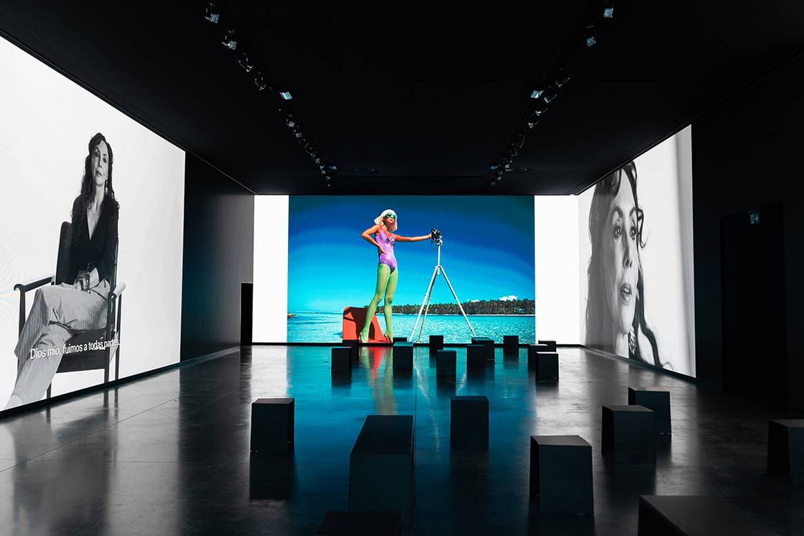 Vista de la exposición “David Bailey's Changing Fashion”, del 28 de junio al 14 de septiembre de 2025 en el Centro MOP de La Coruña (España).