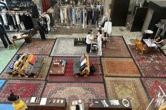 Printemps-été 2026 : best-sellers mode et talents à suivre, selon trois showrooms parisiens