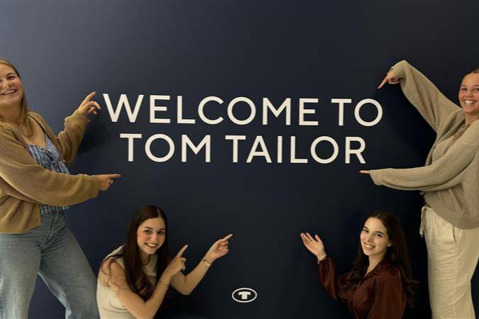 Deine-Zukunft-in-der-Modewelt-Ausbildung-bei-Tom-Tailor