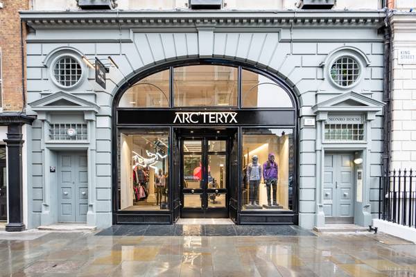 Amer Sports annuncia una strategia finanziaria aggiornata e alza le previsioni per il terzo trimestre