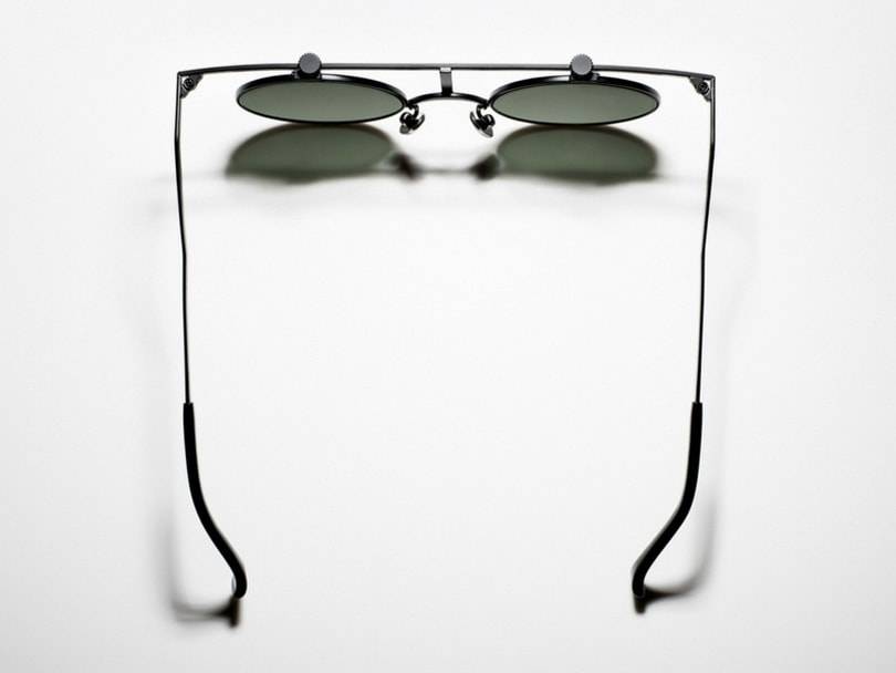Lunettes de soleil : Issey Miyake réédite son modèle iconique IM-101