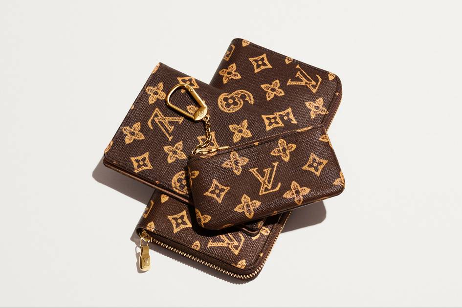 La tela Monogram di Louis Vuitton compie 130 anni nel 2026