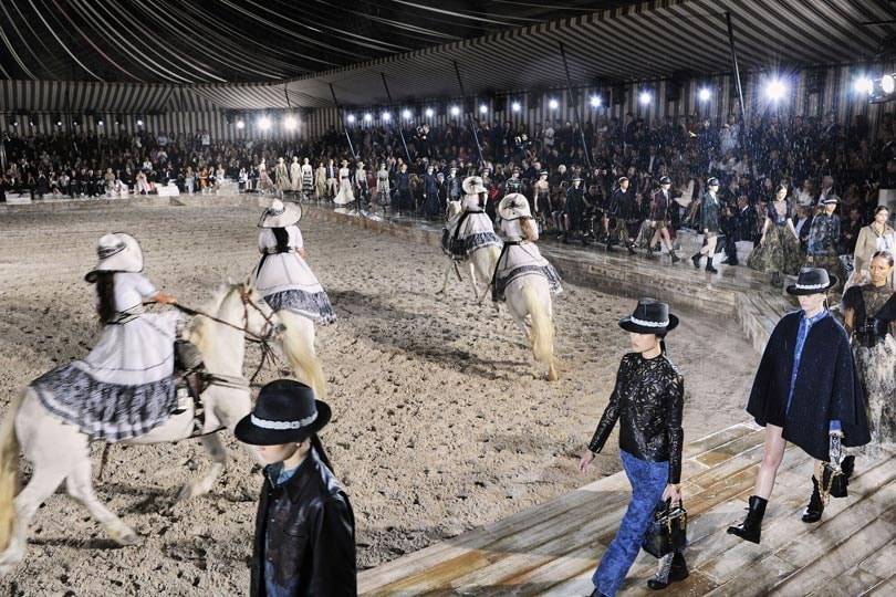 In Bildern: Die Cruise-Kollektionen 2019 von Gucci, Louis Vuitton und Dior