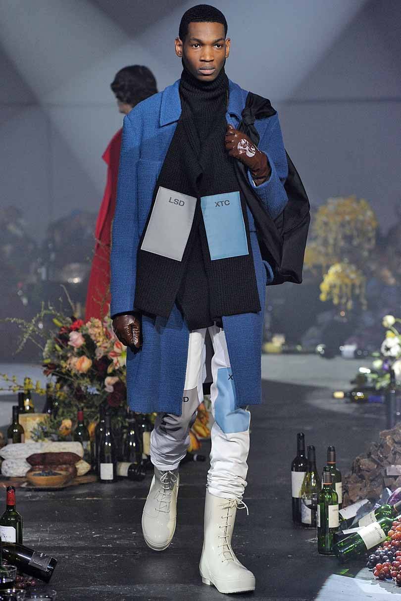 Fashion Week: un Raf Simons politique évoque "la jeunesse en mouvement"