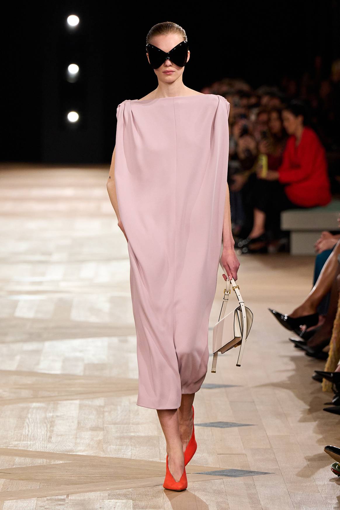 Balenciaga, desfile de presentación de la colección de mujer “The Heartbeat”, para la temporada Primavera/Verano 2026.