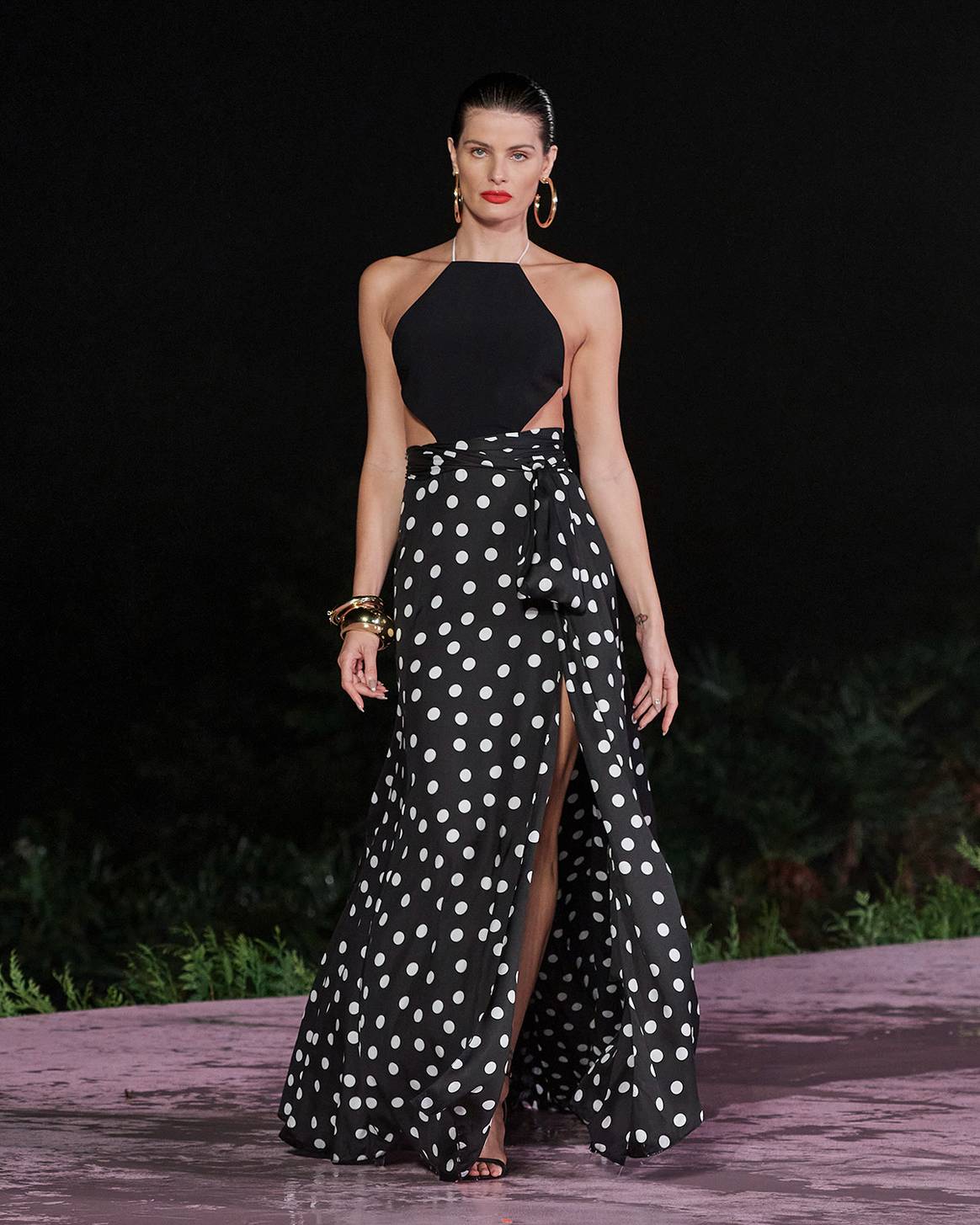 Photo Credits: Carolina Herrera, desfile de presentación en Río de Janeiro de la colección Resort 2024. Spotlight Launchmetrics.