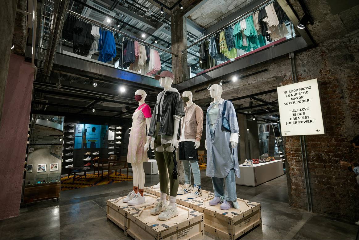 Interior de la nueva tienda