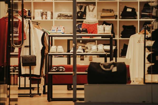 Lavorare nel retail: il feedback chiaro e regolare è una leva strategica per i dipendenti