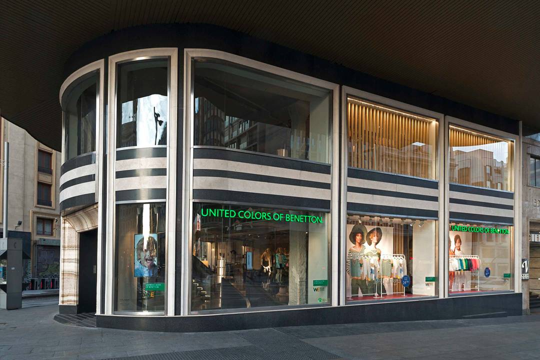 “Flagship store” de Benetton en el número 41 de la Gran Vía de Madrid (España).