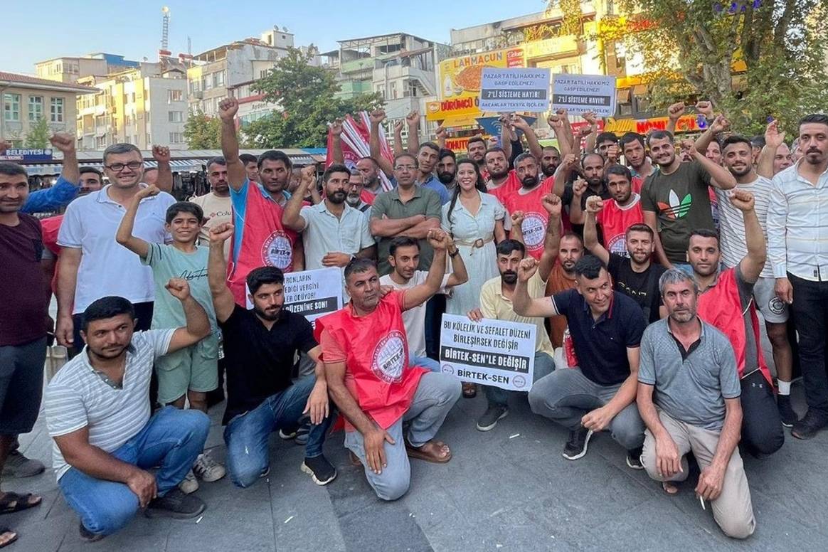 Trabajadores de Akcanlar Tekstil durante una protesta.