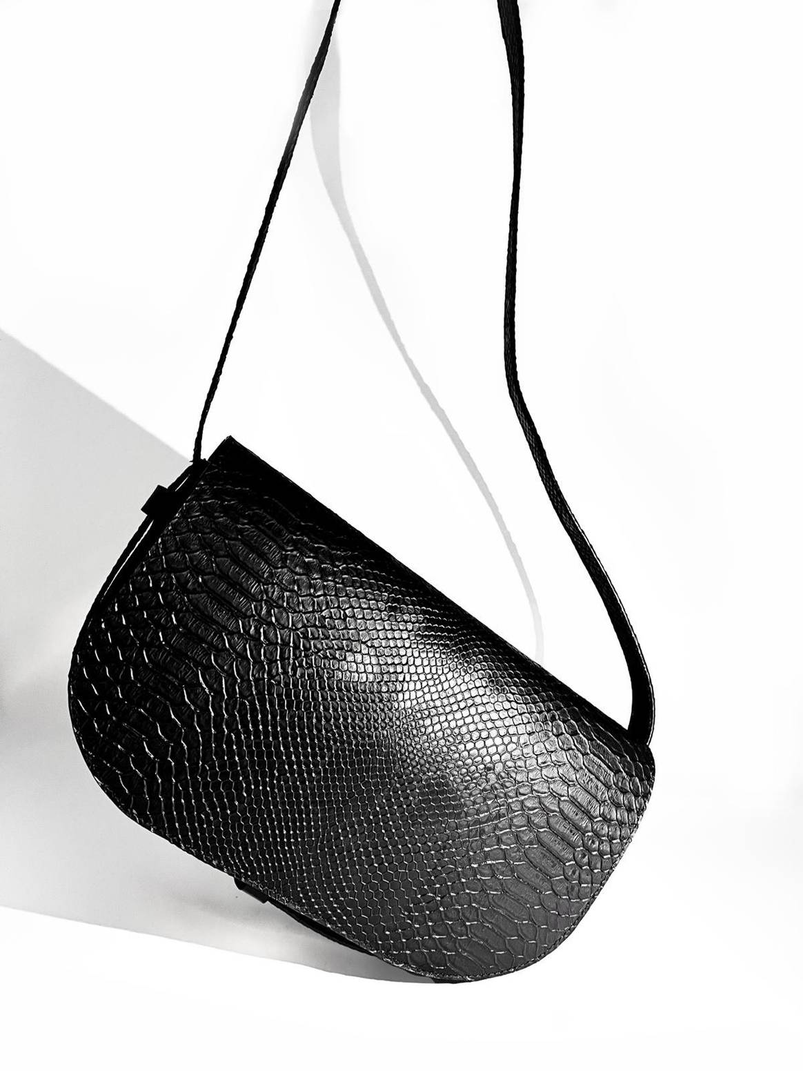 Been London x Arda Biomaterials ‘Millais’ shoulder bag