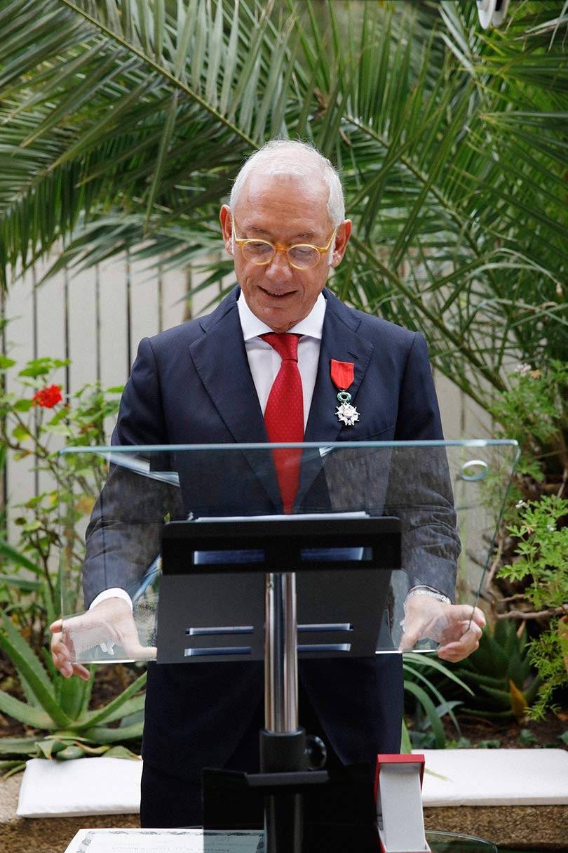 Isak Andic (Mango) Caballero de la Orden Nacional de la Legión de Honor de Francia