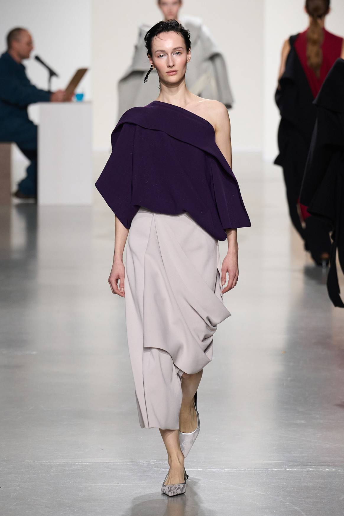 PFW FW26 color trends: Saturated shades of wine, purple, cobalt blue ...
