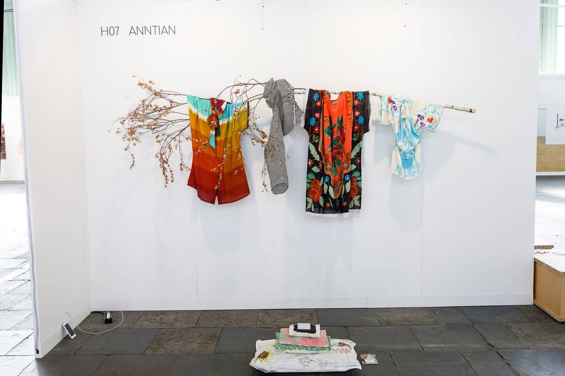 In Bildern: Berliner Designer stellen Mode bei ‘Fashion Positions’ am Tempelhof aus