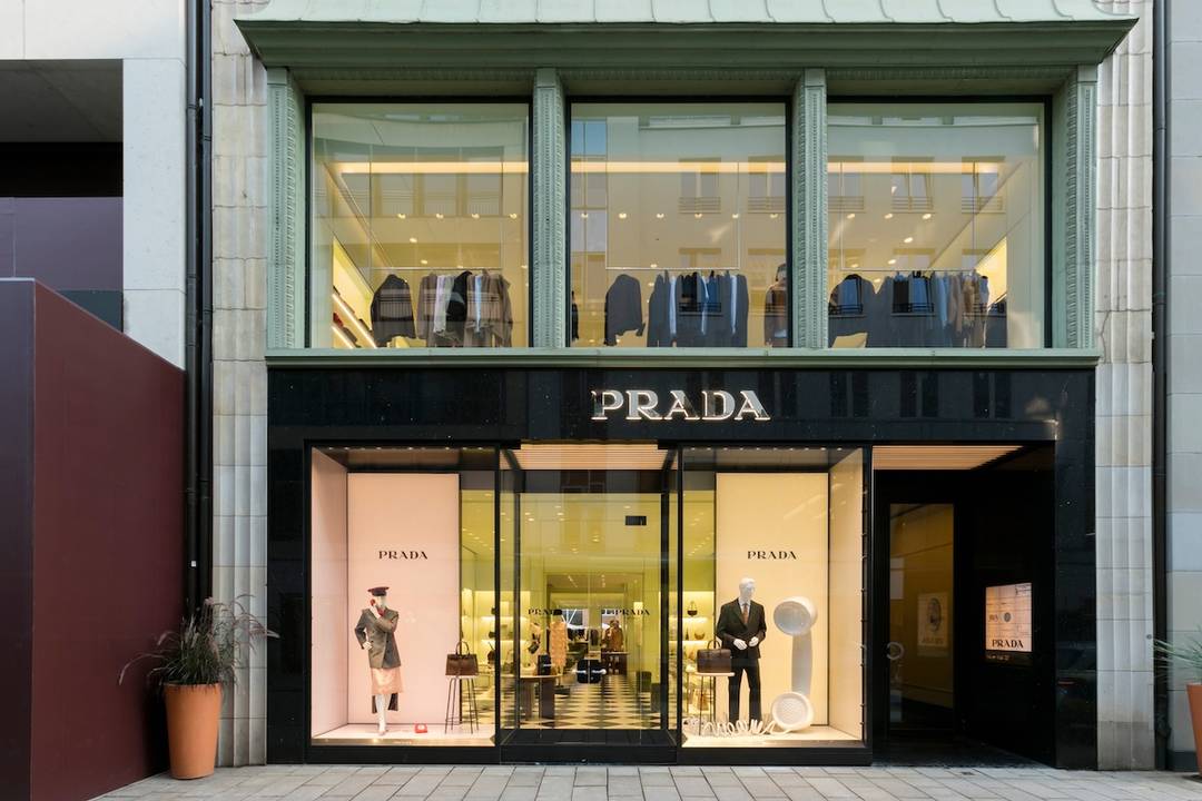 Lo store Prada di Amburgo in Neuen Wall