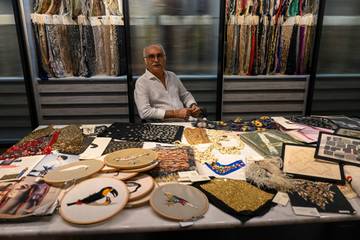  A Bombay, les discrets brodeurs du grand luxe mondial 