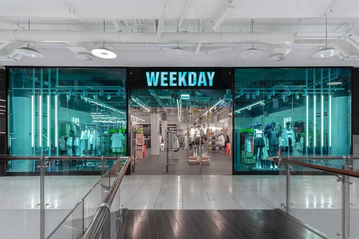 Как выглядит первый магазин Weekday в Москве