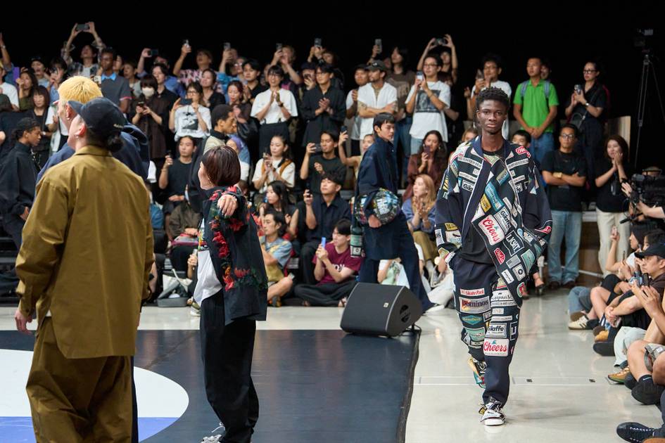 Tokyo-Fashion-Week-Von-europ-ische-Deb-ts-bis-Backstage-Fotografie-mit-Meta-Brillen