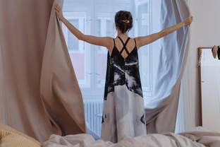 Vidéo: La collection AH21 de Rebekka Ruétz à MBFW Berlin