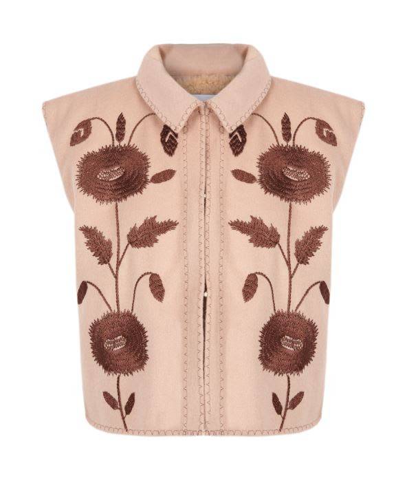Credits: Chaleco bordado Trudy crema 265 euros