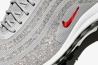 В ЦУМ привезут кроссовки Nike x Swarovski