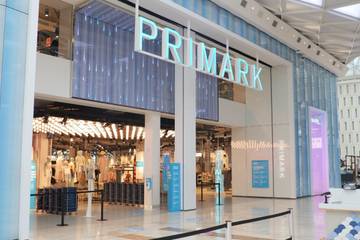 Primark erhöht Löhne für Einzelhandelsmitarbeiter:innen in Großbritannien 