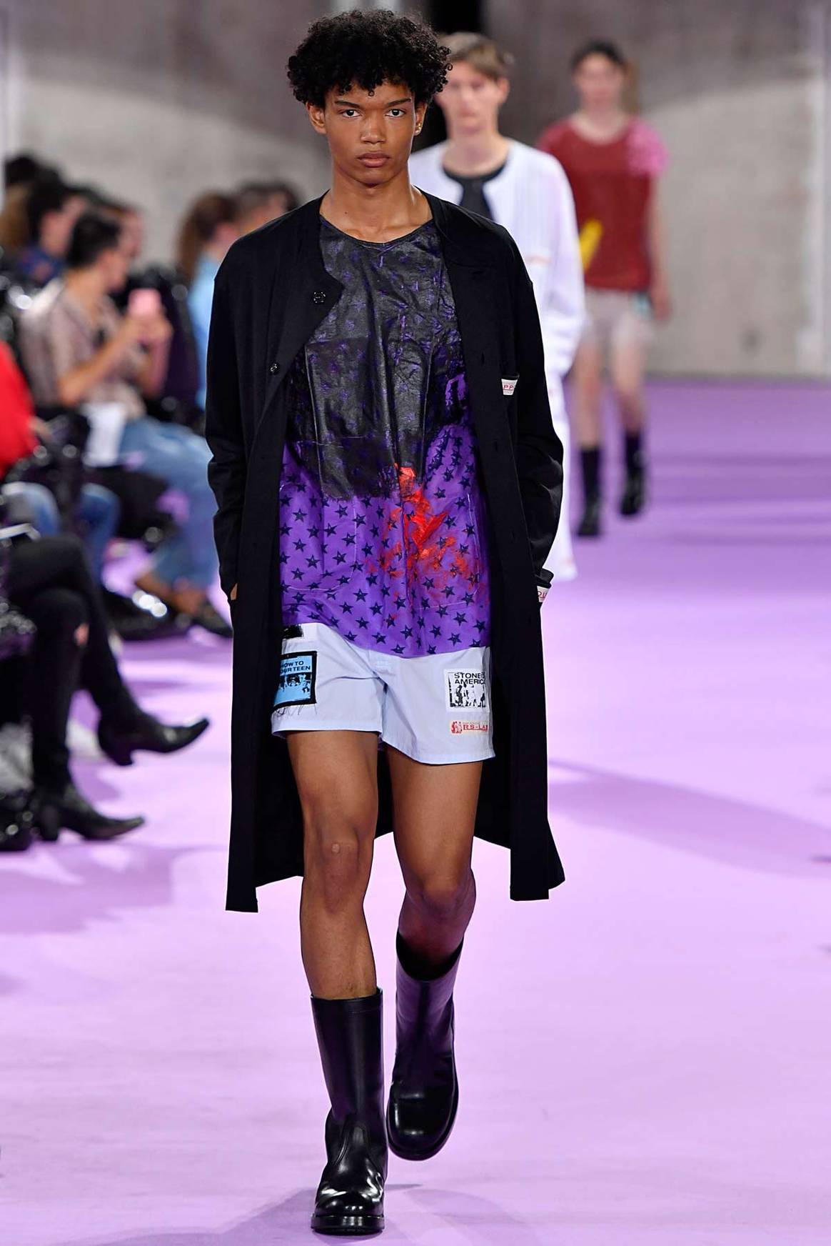Le déroutant défilé Homme de Raf Simons dans la banlieue parisienne