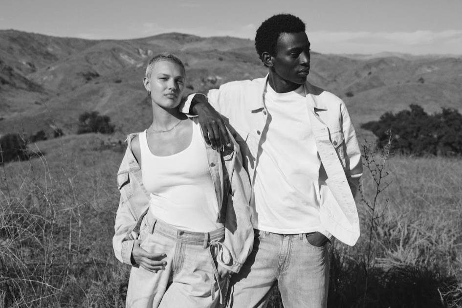 Levi’s® new linen and denim lineup keeps things cool for Spring/Summer 2025