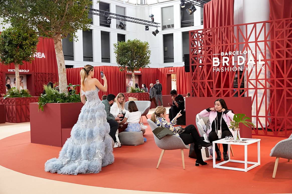 Photo Credits: Salón comercial de la Barcelona Bridal Fashion Week durante su edición de 2022. BBFW, fotografía de archivo.