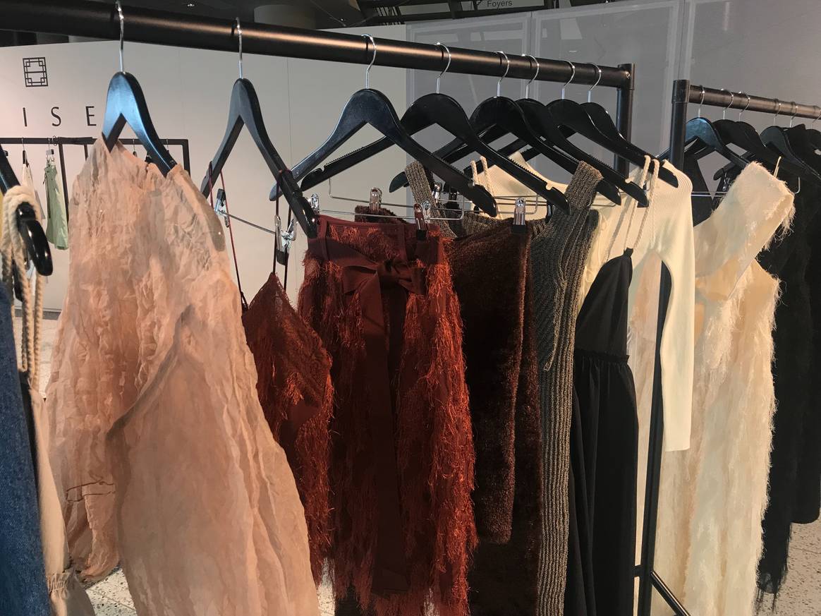 Leinwände, beeld door FashionUnited