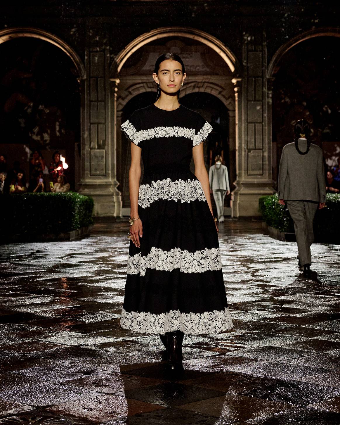 Photo Credits: Dior, desfile de presentación de la colección Crucero 2024 desde el Antiguo Colegio de San Ildefonso de Ciudad de México. Dior, fotografía de cortesía.