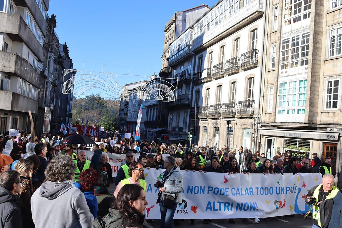 Manifestación en contra de la construcción de la planta del “Proyecto Gama” en Palas de Rey, celebrada en Santiago de Compostela el 15 de diciembre de 2024.