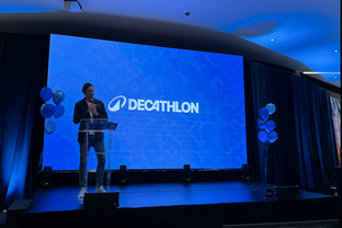 Decathlon reabre su tienda en Paseo Interlomas y presenta prendas hechas en México