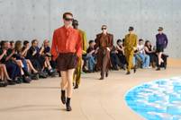 Saint Laurent lleva al hombre a los años 70, Louis Vuitton le propone eclecticismo
