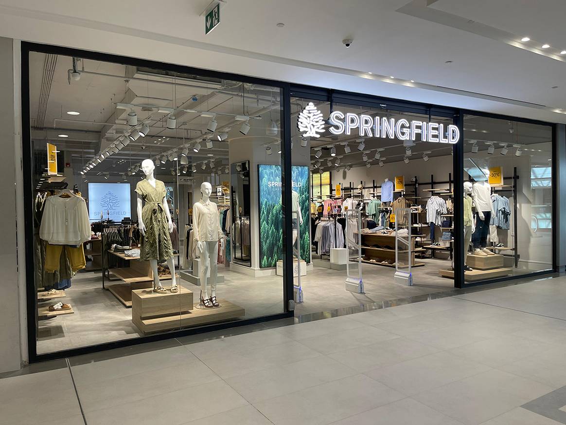 Tienda de Springfield en el centro comercial Icon Mall de Ramallah (Palestina).