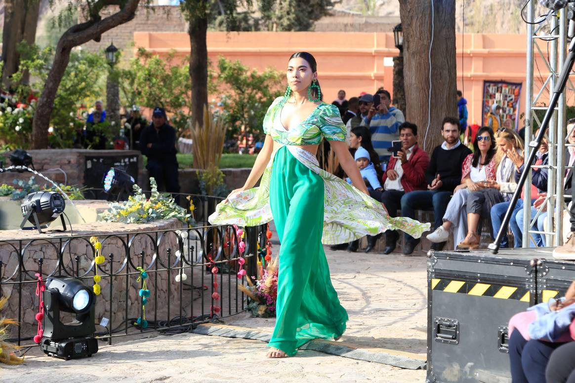 Foto: Desfile Francisco Ayala en Jujuy Argentina Fashion Week