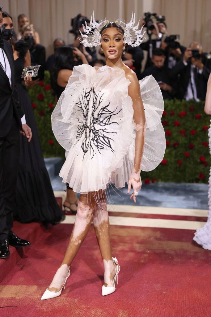 Winnie Harlow in Iris van Herpen. Beeld via Iris van Herpen