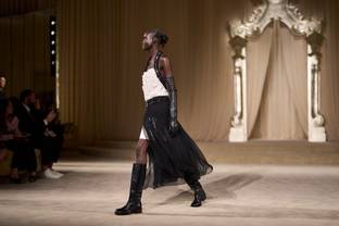  Chanel : un hiver confortable et glamour avant l'arrivée de Matthieu Blazy